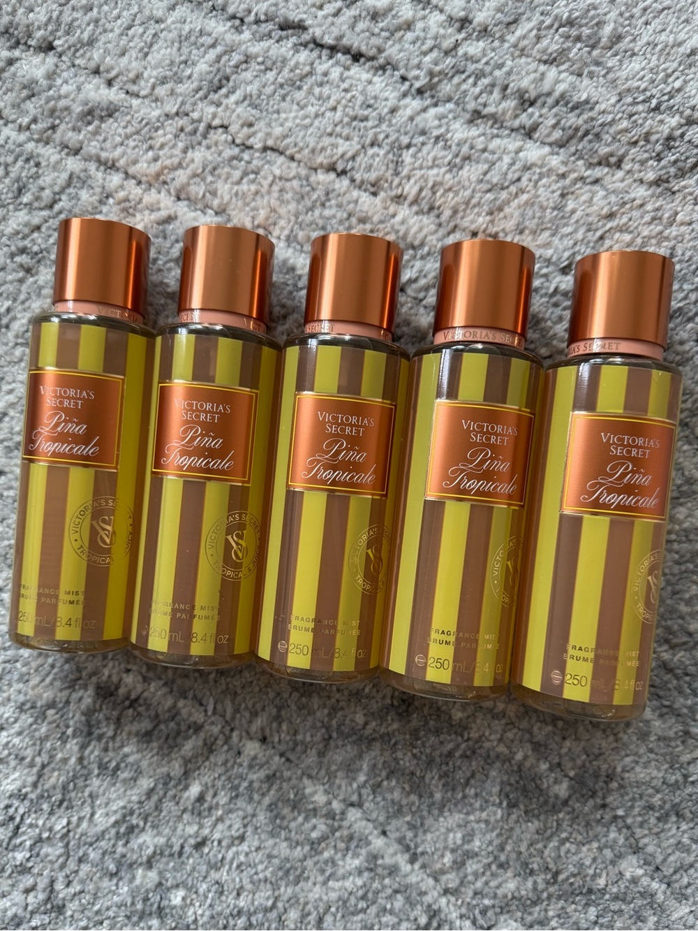 Victoria Secret- piña tropicale fragrance mist
